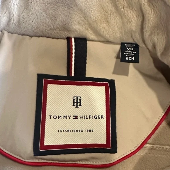 Tommy Hilfiger belted soft shell Beige Jacket with Striped Belt zipper front - Picture 7 of 11